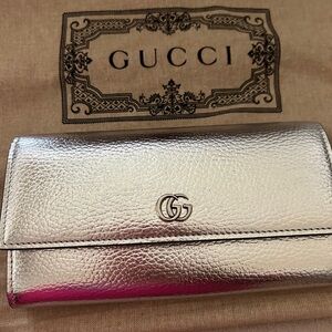 Gucci Shimmering Silver Women's Wallet